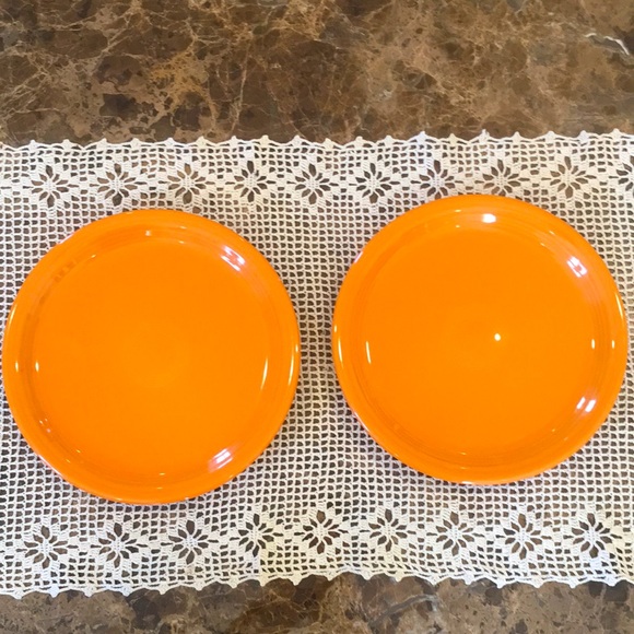 New! 2 Fiesta Tangerine 9” Buffet Plates Lead-Free Discontinued - Picture 4 of 10